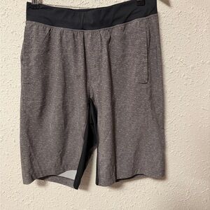 Men's Gray Patterned Athletic Shorts with Black Waistband Medium Lululemon